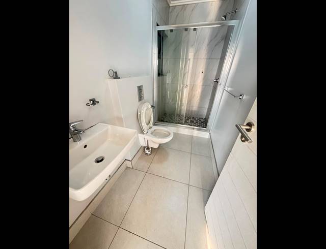 2 BEDROOM APARTMENT FOR SALE IN UMHLANGA RIDGE
